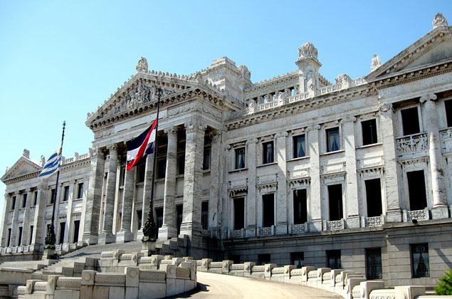 palacio-legislativo-montevideo-uruguay-e