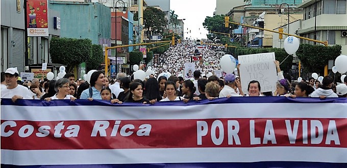 La delgada línea entre la fe y la violación de un ambiente democrático